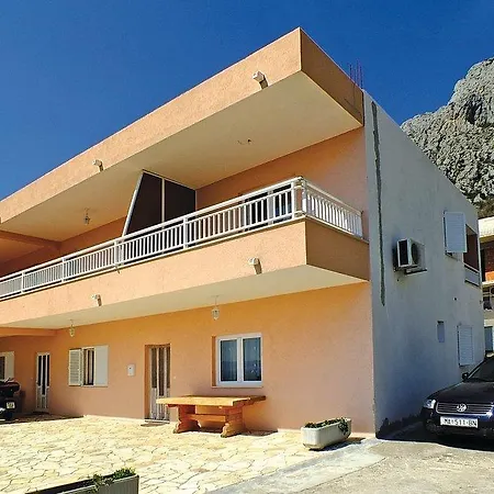 Two-bedroom With Sea View In Apartman Makarska