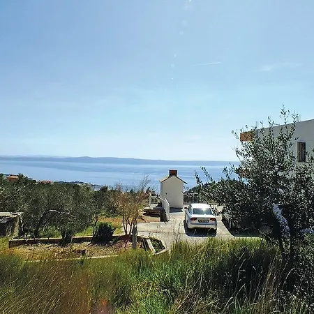 Two-bedroom With Sea View In Apartman