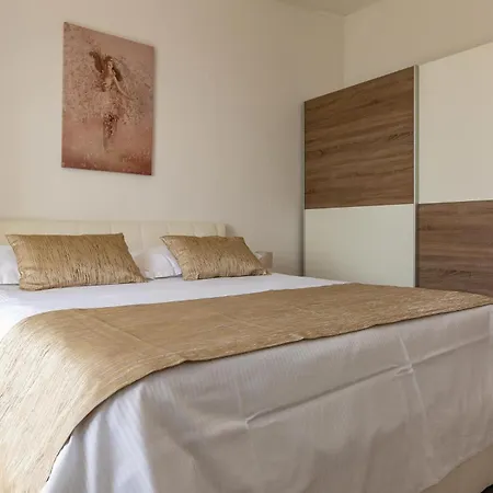 Apartman Two-bedroom With Sea View In *