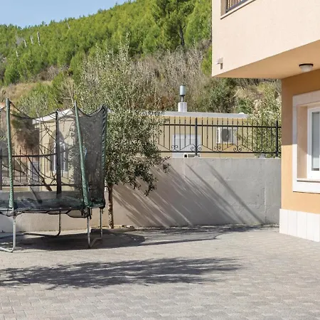 Apartman Two-bedroom With Sea View In