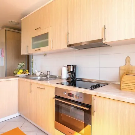 Two-bedroom With Sea View In *