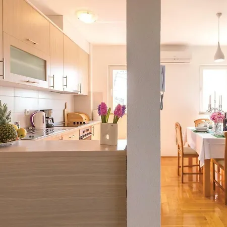 Two-bedroom With Sea View In *